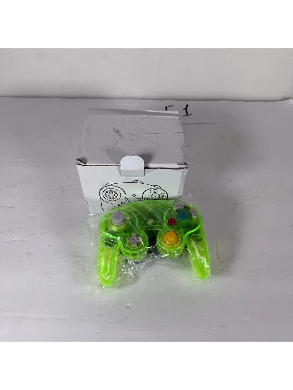 Wired GameCube Style Controller Transparent Moss Green - Storage Location: F1